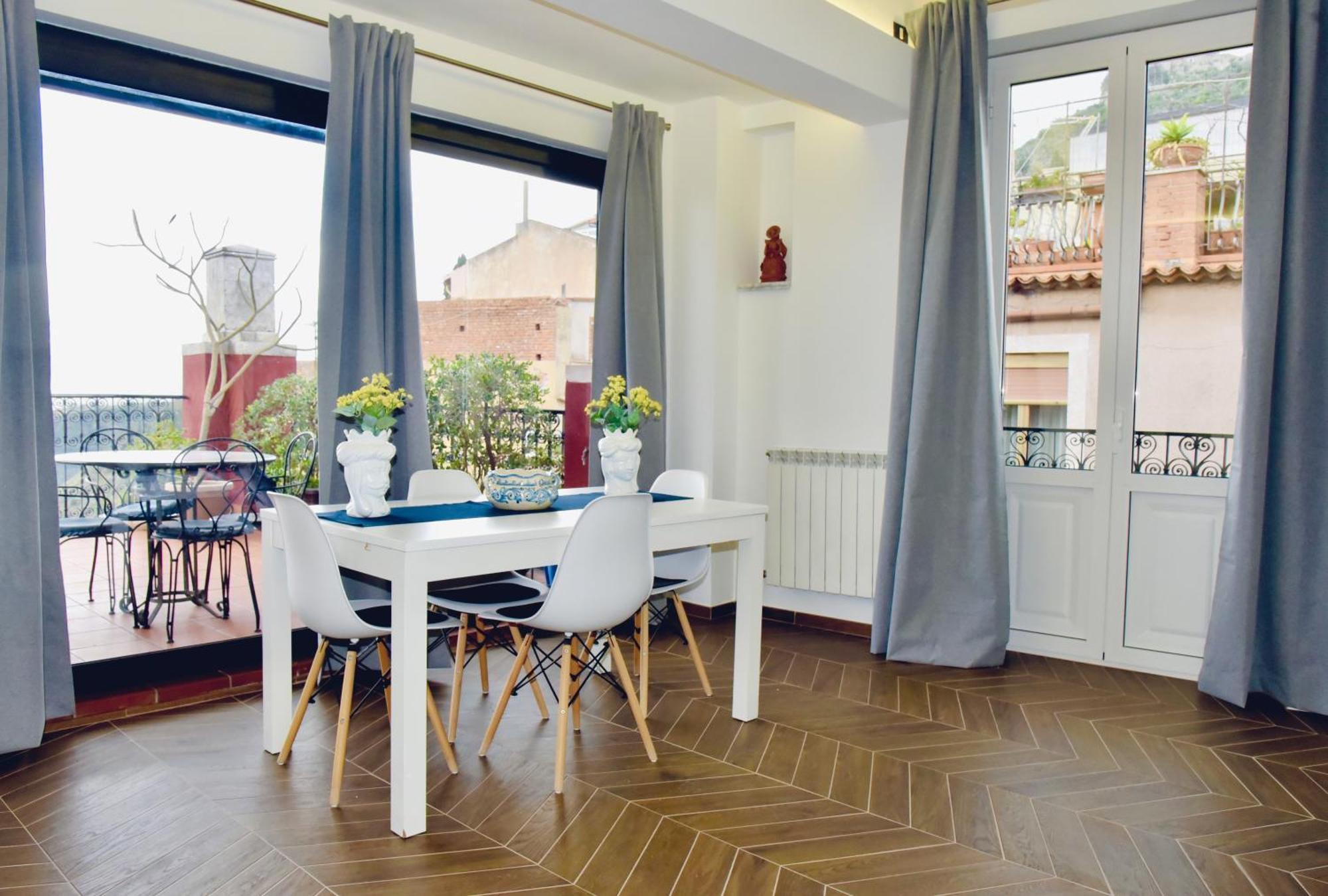 Casa Lionessa Apartment ตาออร์มินา ภายนอก รูปภาพ